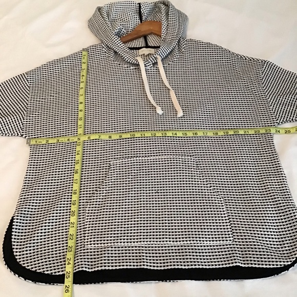 MELLODAY: Black and white hooded pull over top size L - Picture 3 of 7